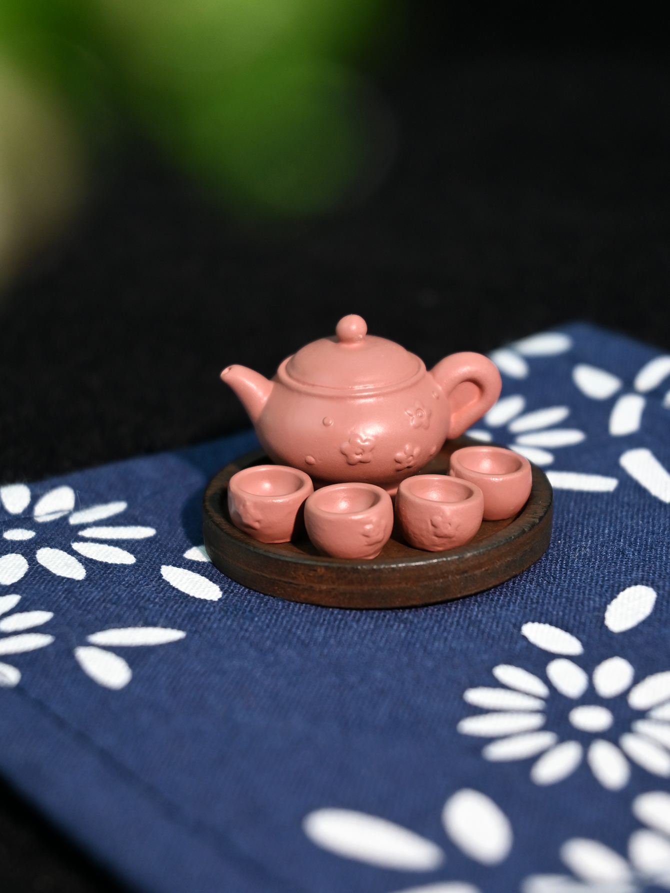 Japanese Lifestyle Items - A Miniature Chinese and Japanese Tea
