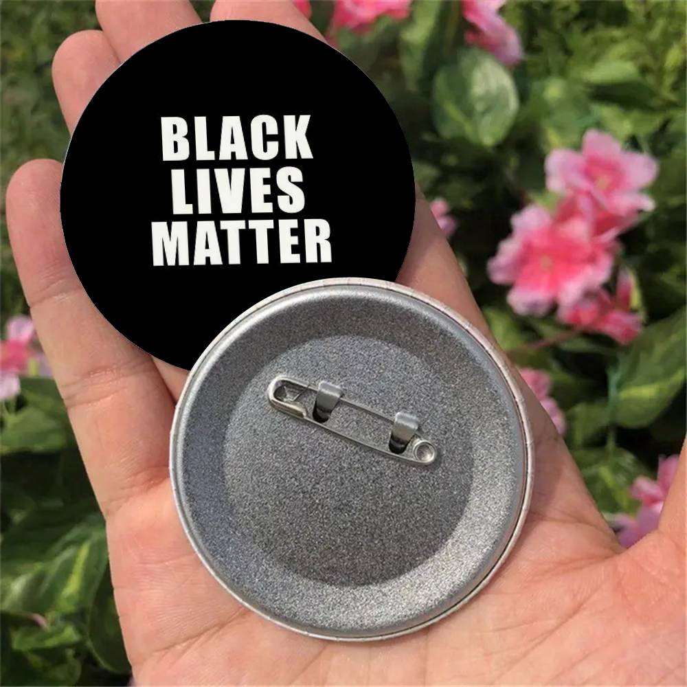 Japan Lifestyle - BLACK LIVES MATTER Badges Button Round